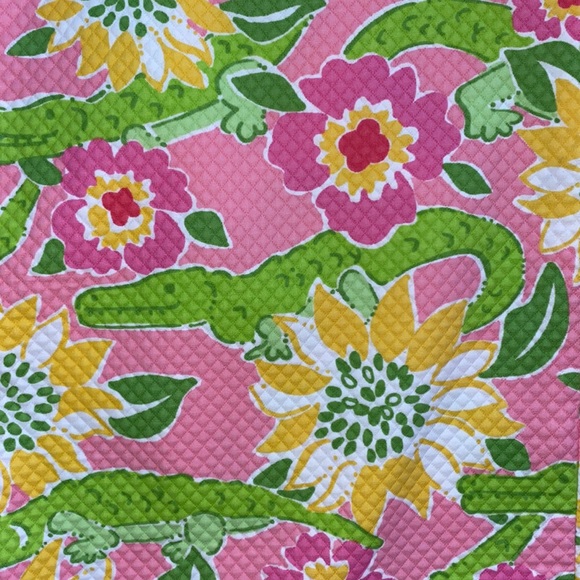 🌴LILLY PULITZER Alligator Print Capri Pants - Picture 2 of 8